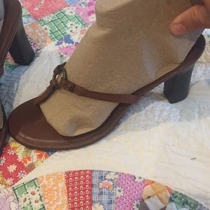 Vintage Tommy Hilfiger heeled thongs